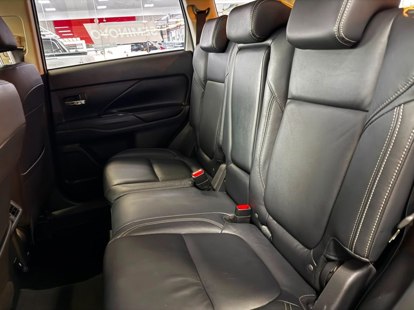 Mitsubishi-OUTLANDER-2.0 MIVEC GASOLINA HPE AUTOMÁTICO