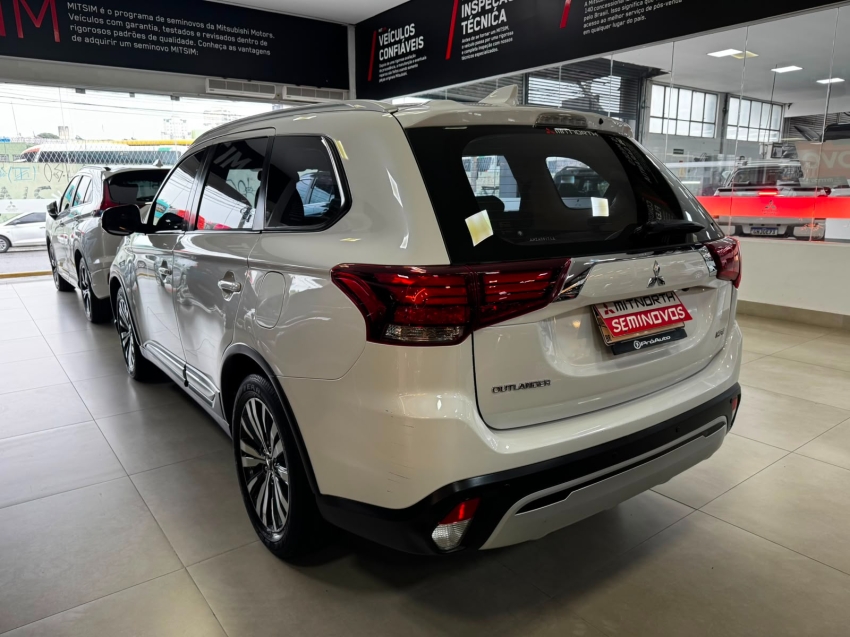 Mitsubishi-OUTLANDER-2.0 MIVEC GASOLINA HPE AUTOMÁTICO