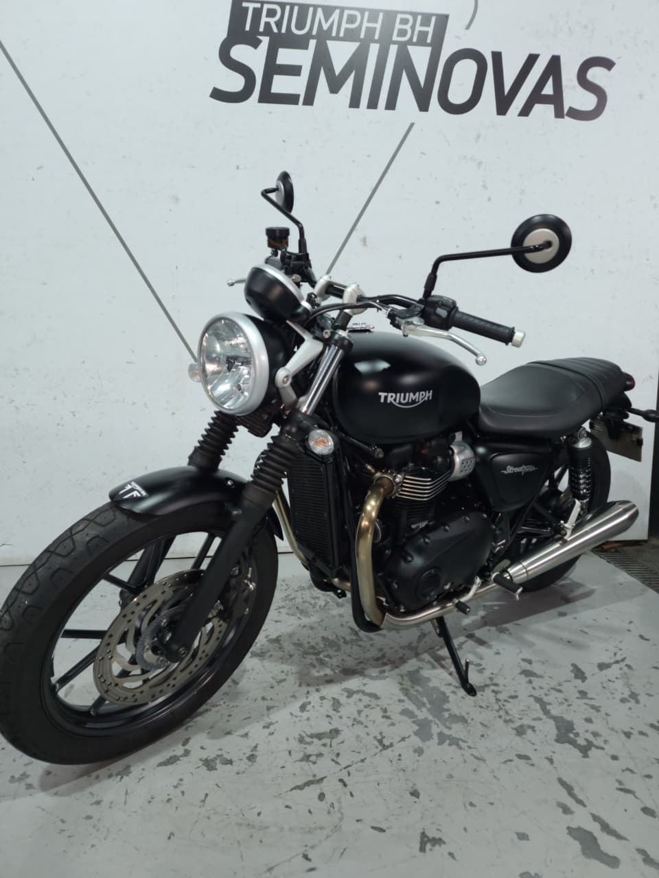 TRIUMPH-STREET-STREET  TWIN 900cc