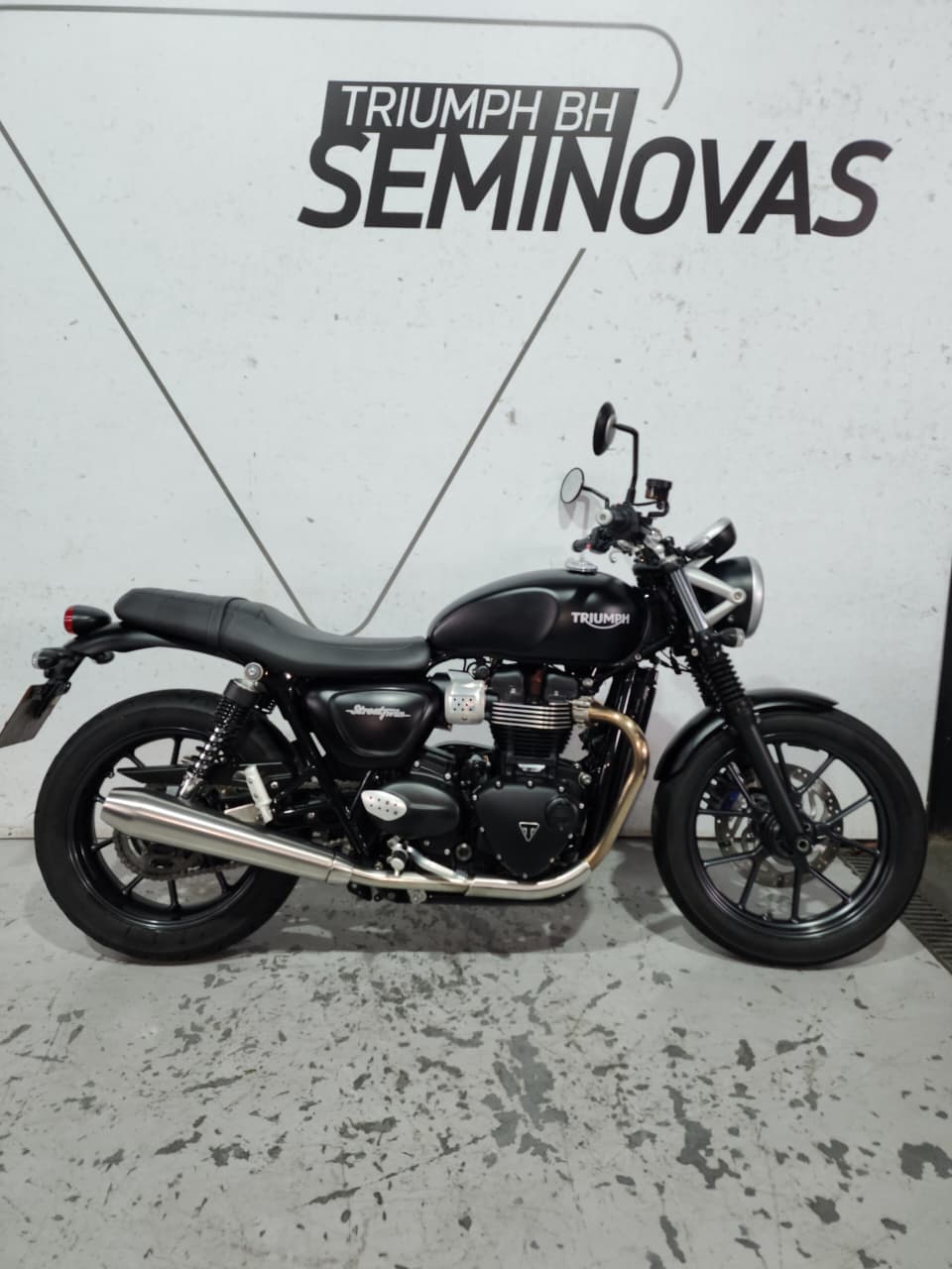 TRIUMPH-STREET-STREET  TWIN 900cc