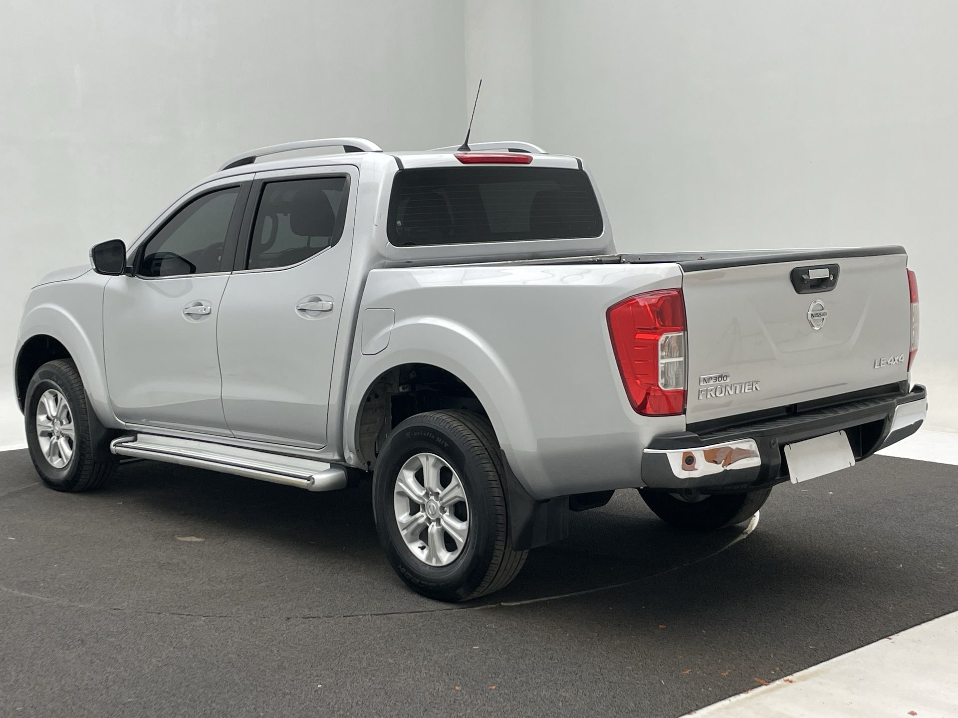Nissan-FRONTIER-Frontier LE CD 4x4 2.3 Bi-TB Diesel Aut.