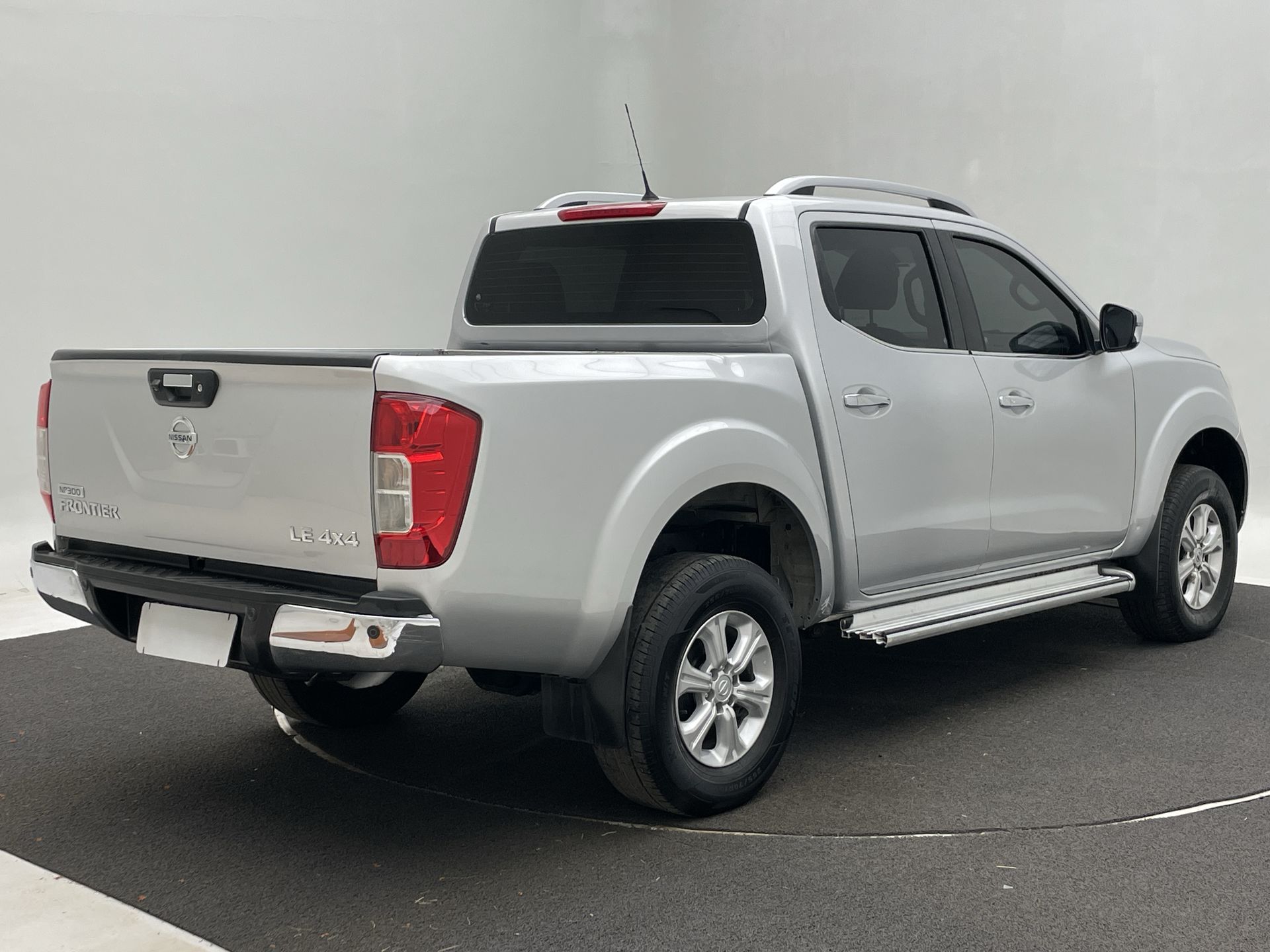Nissan-FRONTIER-Frontier LE CD 4x4 2.3 Bi-TB Diesel Aut.