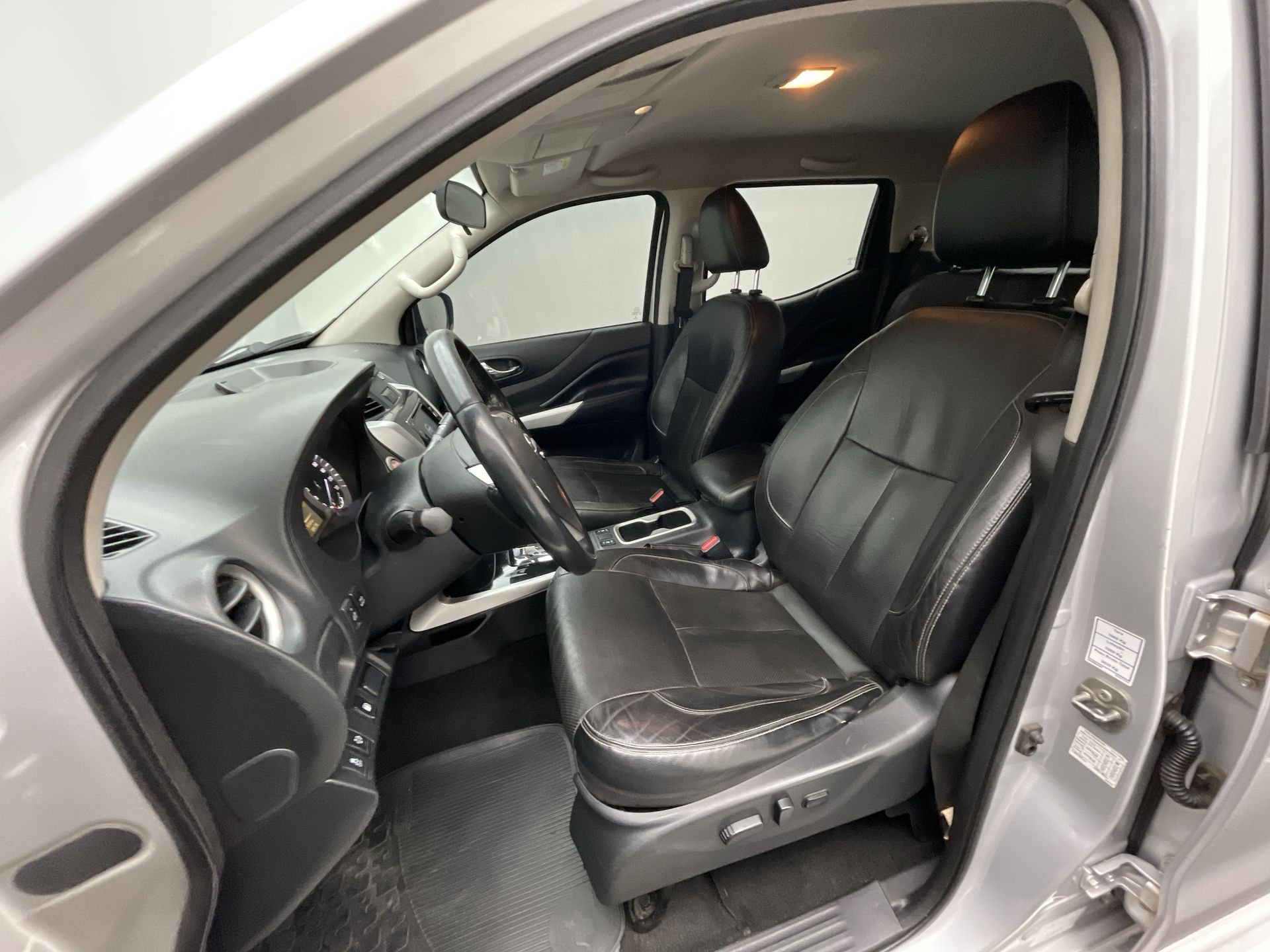Nissan-FRONTIER-Frontier LE CD 4x4 2.3 Bi-TB Diesel Aut.