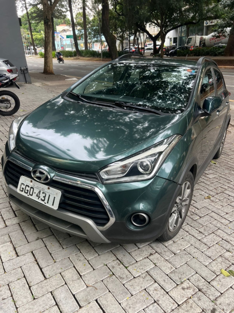 Hyundai-HB20X-1.6 16V PREMIUM FLEX 4P AUTOMÁTICO