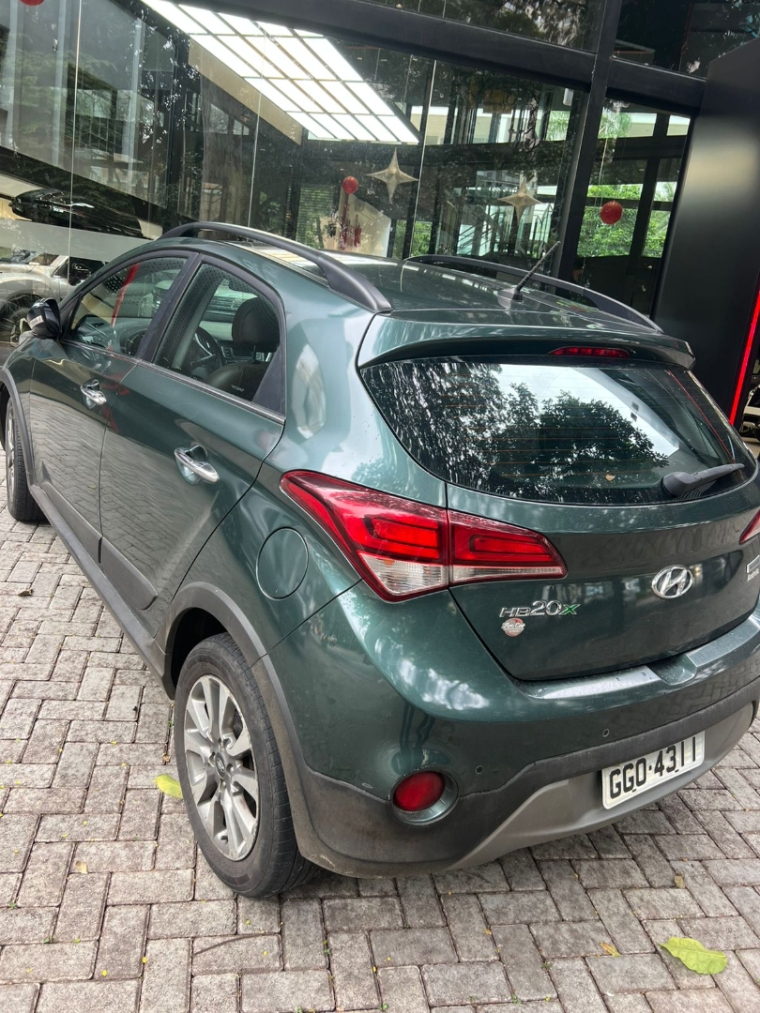 Hyundai-HB20X-1.6 16V PREMIUM FLEX 4P AUTOMÁTICO