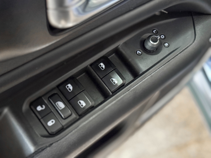 Jeep-COMPASS-1.3 T270 TURBO FLEX LONGITUDE AT6