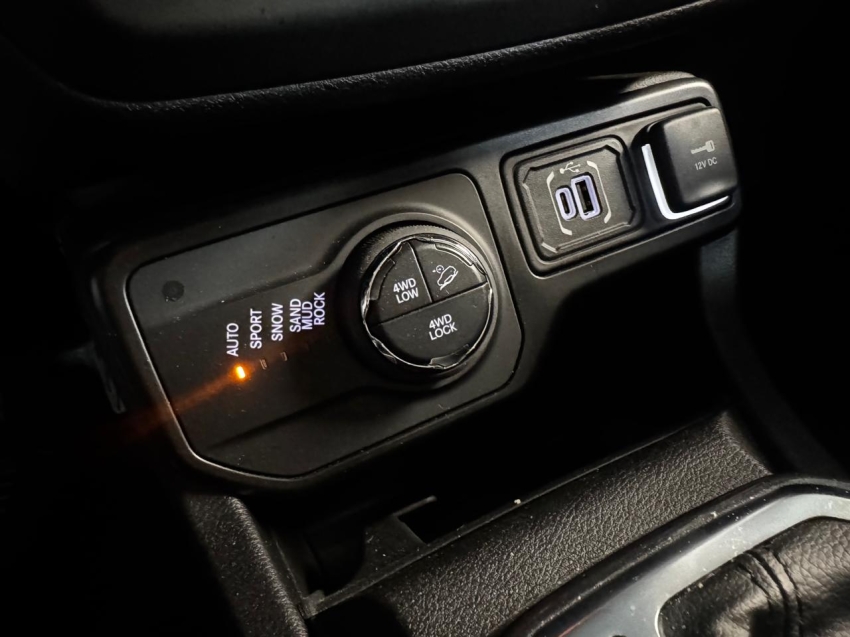 Jeep-RENEGADE-1.3 T270 TURBO FLEX WILLYS 4x4 AT9