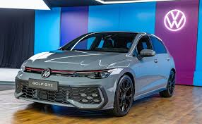Volkswagen abre segundo lote do Golf GTI no Brasil com novas cores e teto preto