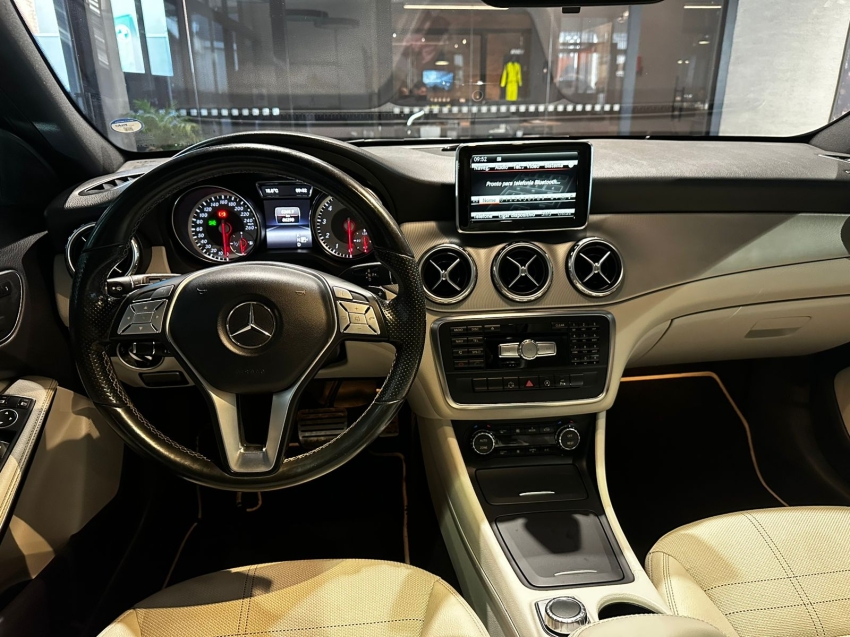MERCEDES BENZ-GLA 200-1.6 CGI VISION 16V TURBO FLEX 4P AUTOMÁTICO