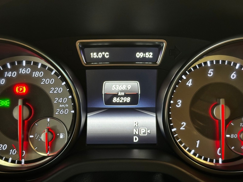 MERCEDES BENZ-GLA 200-1.6 CGI VISION 16V TURBO FLEX 4P AUTOMÁTICO