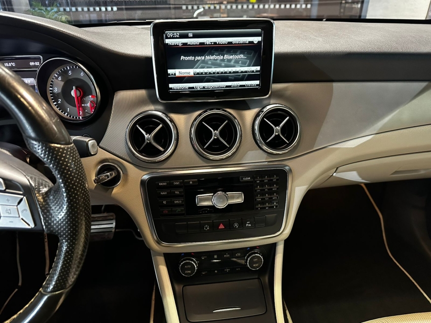 MERCEDES BENZ-GLA 200-1.6 CGI VISION 16V TURBO FLEX 4P AUTOMÁTICO