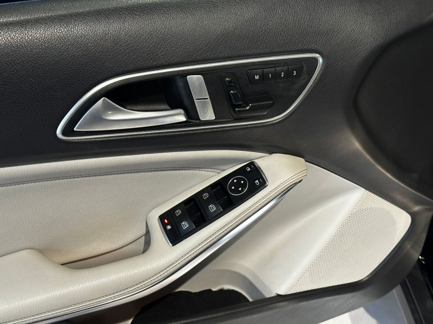 MERCEDES BENZ-GLA 200-1.6 CGI VISION 16V TURBO FLEX 4P AUTOMÁTICO