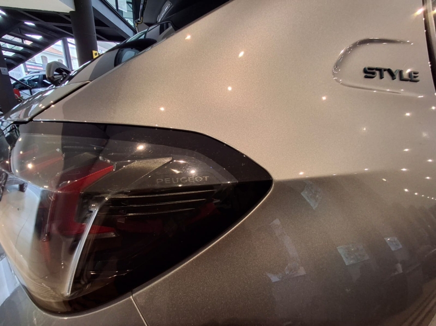 Peugeot-208-1.0 FIREFLY FLEX STYLE MANUAL