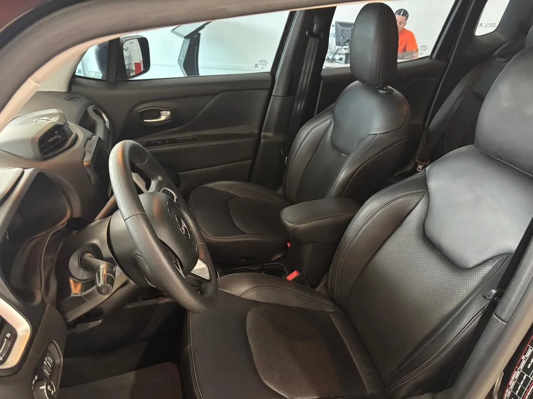 Jeep-RENEGADE-Renegade Sport 1.8 4x2 Flex 16V Aut.