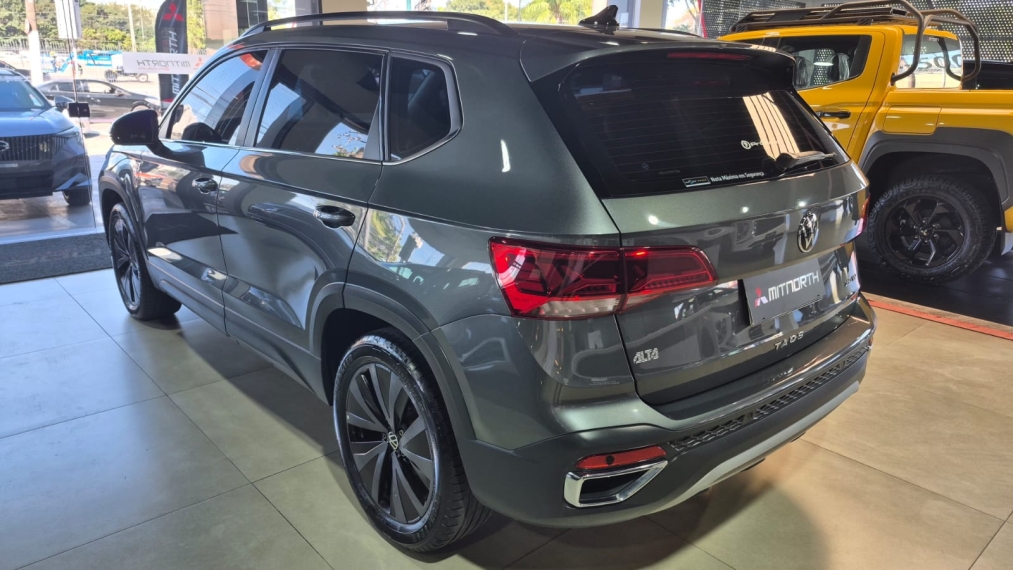 VW - Volkswagen-TAOS-1.4 250 TSI TOTAL FLEX COMFORTLINE AUTOMÁTICO