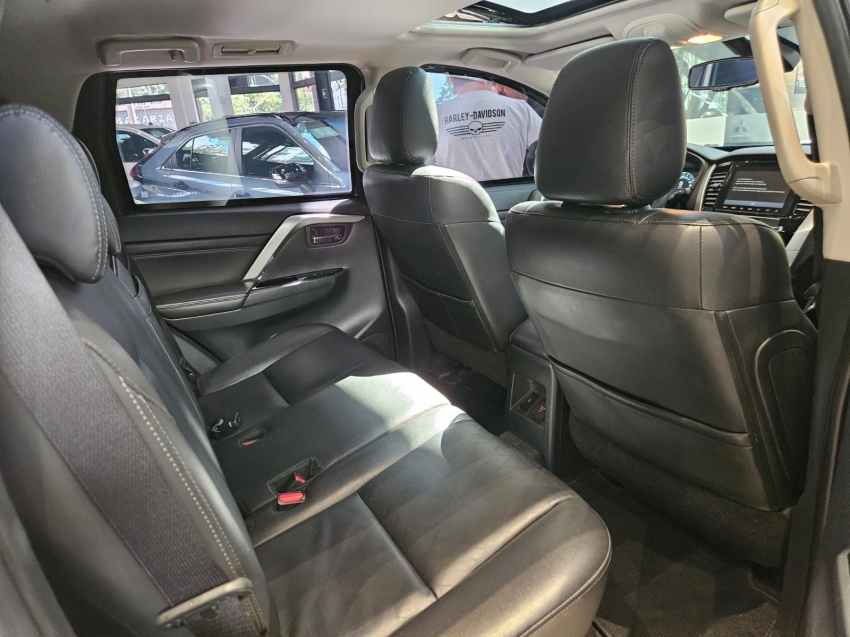 Mitsubishi-PAJERO SPORT-2.4 16V MIVEC TURBO DIESEL LEGEND AWD AUTOMÁTICO