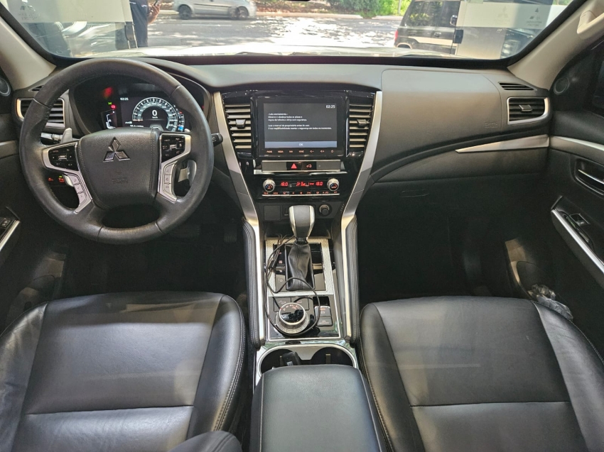 Mitsubishi-PAJERO SPORT-2.4 16V MIVEC TURBO DIESEL LEGEND AWD AUTOMÁTICO