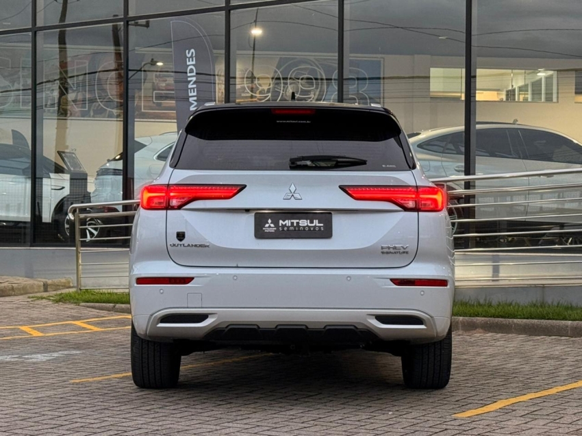 Mitsubishi-OUTLANDER-2.4 PHEV SIGNATURE S-AWC DHT