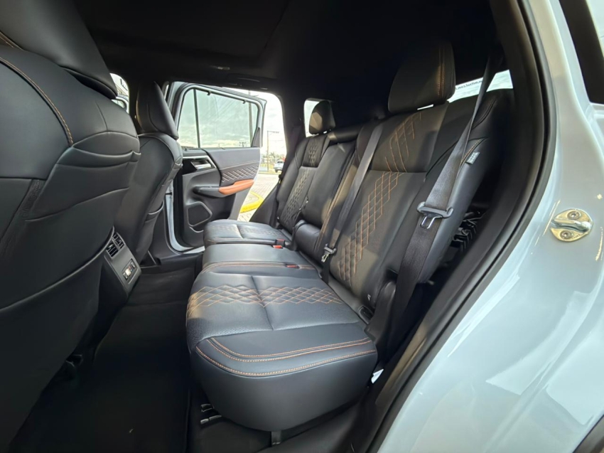 Mitsubishi-OUTLANDER-2.4 PHEV SIGNATURE S-AWC DHT