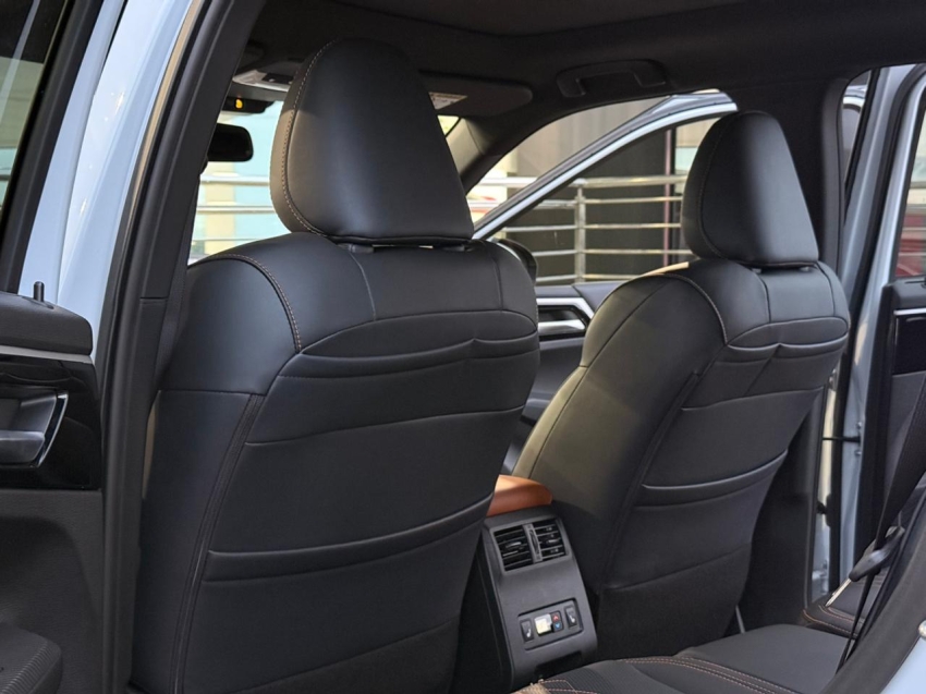 Mitsubishi-OUTLANDER-2.4 PHEV SIGNATURE S-AWC DHT