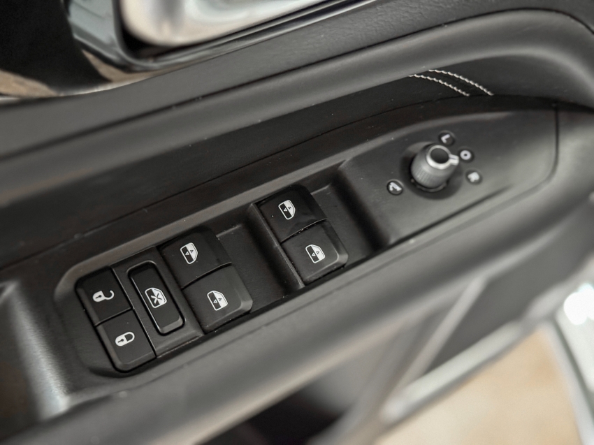 Jeep-COMPASS-2.0 HURRICANE 4 TURBO GASOLINA BLACKHAWK AT9