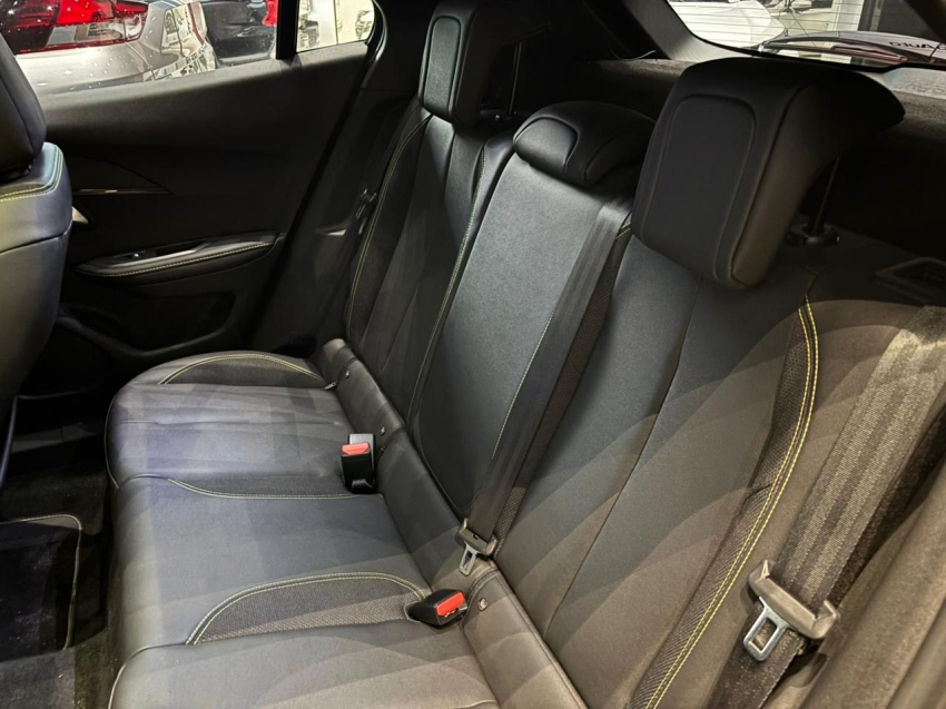 Peugeot-2008-1.0 TURBO 200 FLEX GT CVT