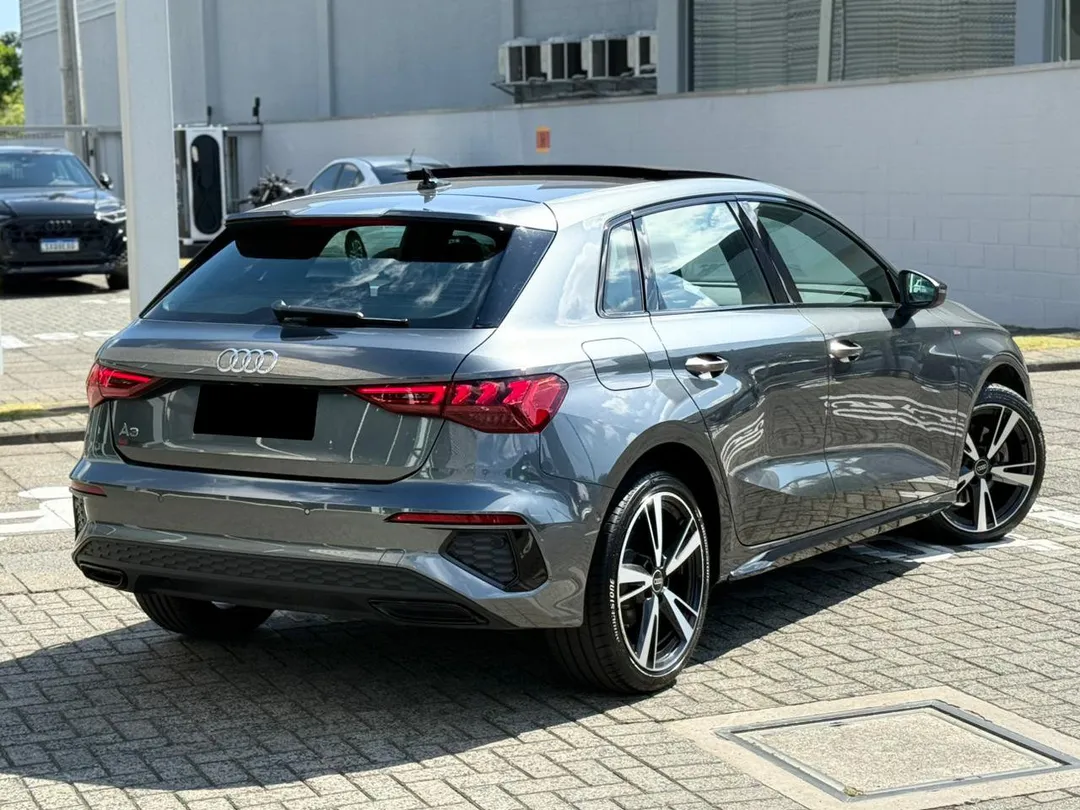 audi a3 a3 sportb. perf. black 2.0 s-tron.(hib.)