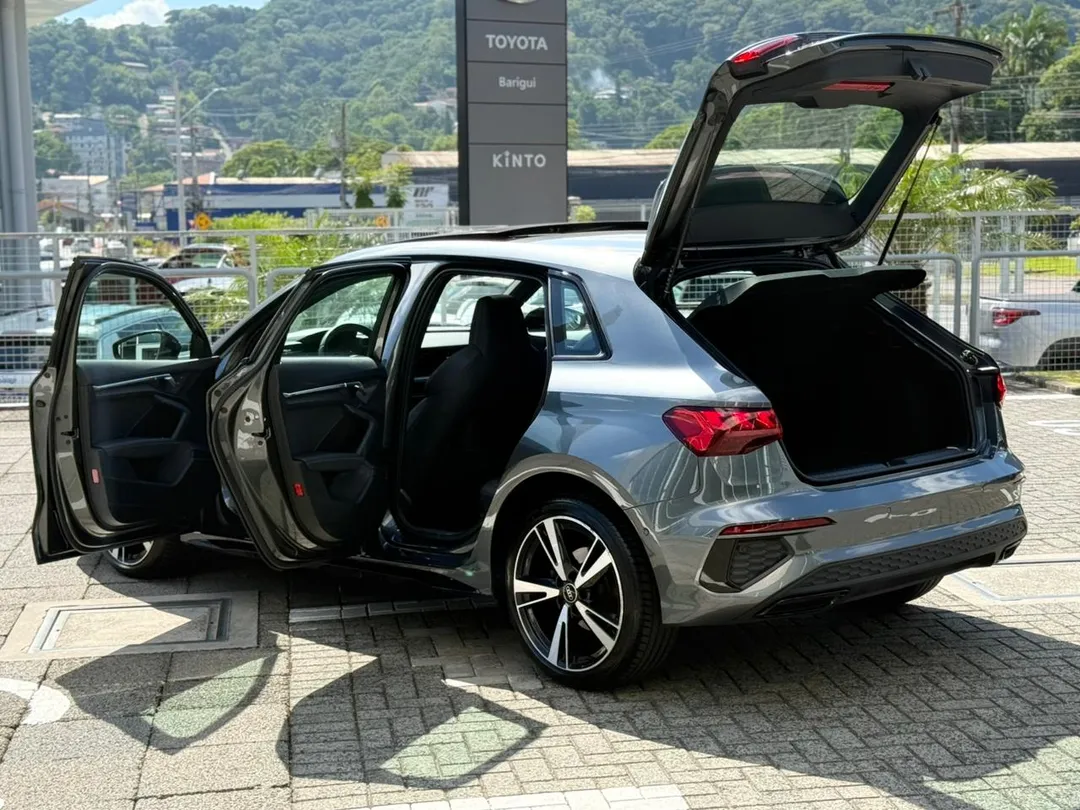 audi a3 a3 sportb. perf. black 2.0 s-tron.(hib.)
