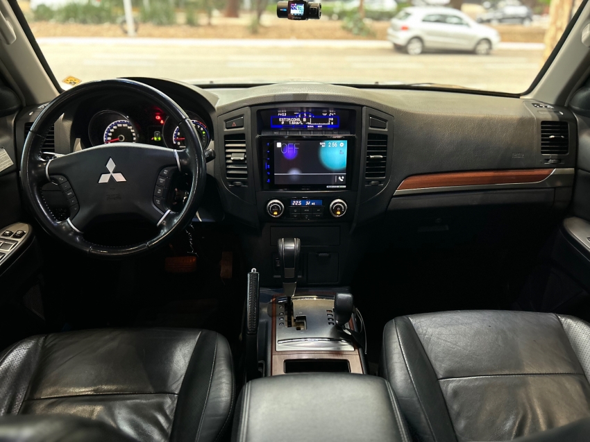 Mitsubishi-PAJERO FULL-3.8 HPE 4X4 V6 24V GASOLINA 4P AUTOMÁTICO