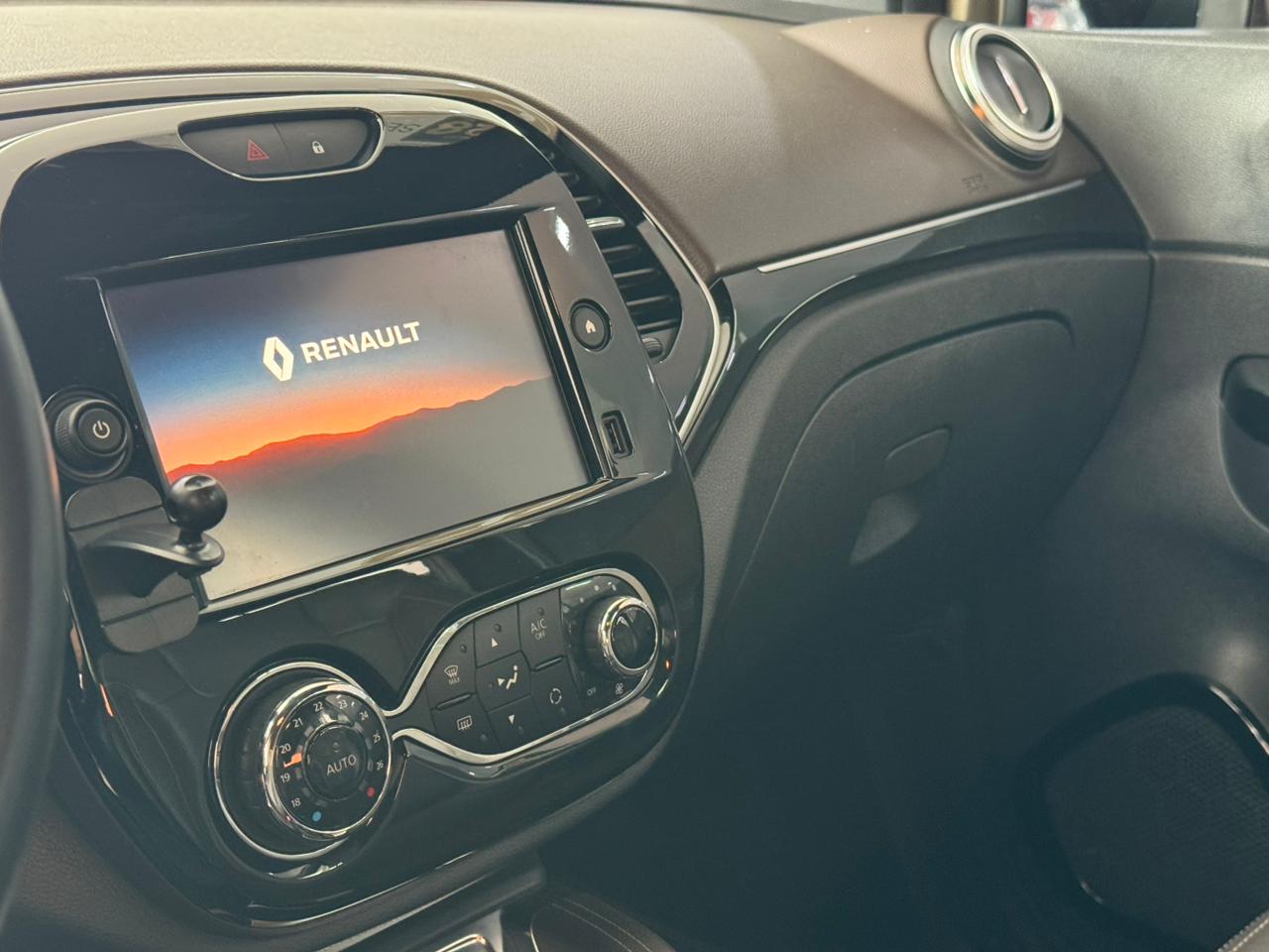 Renault-CAPTUR-CAPTUR Iconic 1.3 TB 16V Flex 5p Aut.