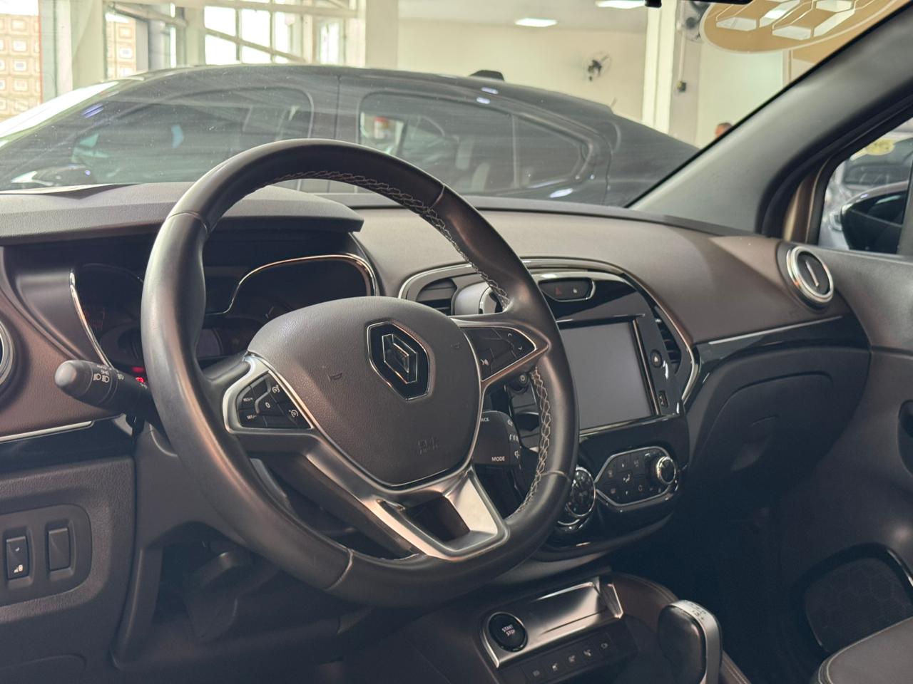 Renault-CAPTUR-CAPTUR Iconic 1.3 TB 16V Flex 5p Aut.