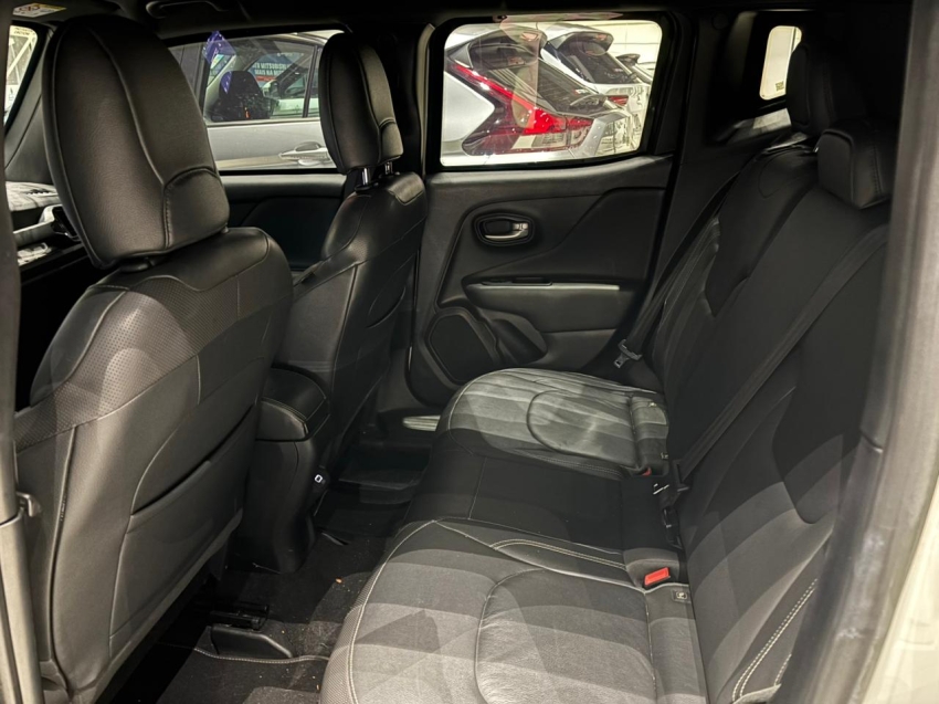 Jeep-RENEGADE-1.3 T270 TURBO FLEX S 4X4 AT9