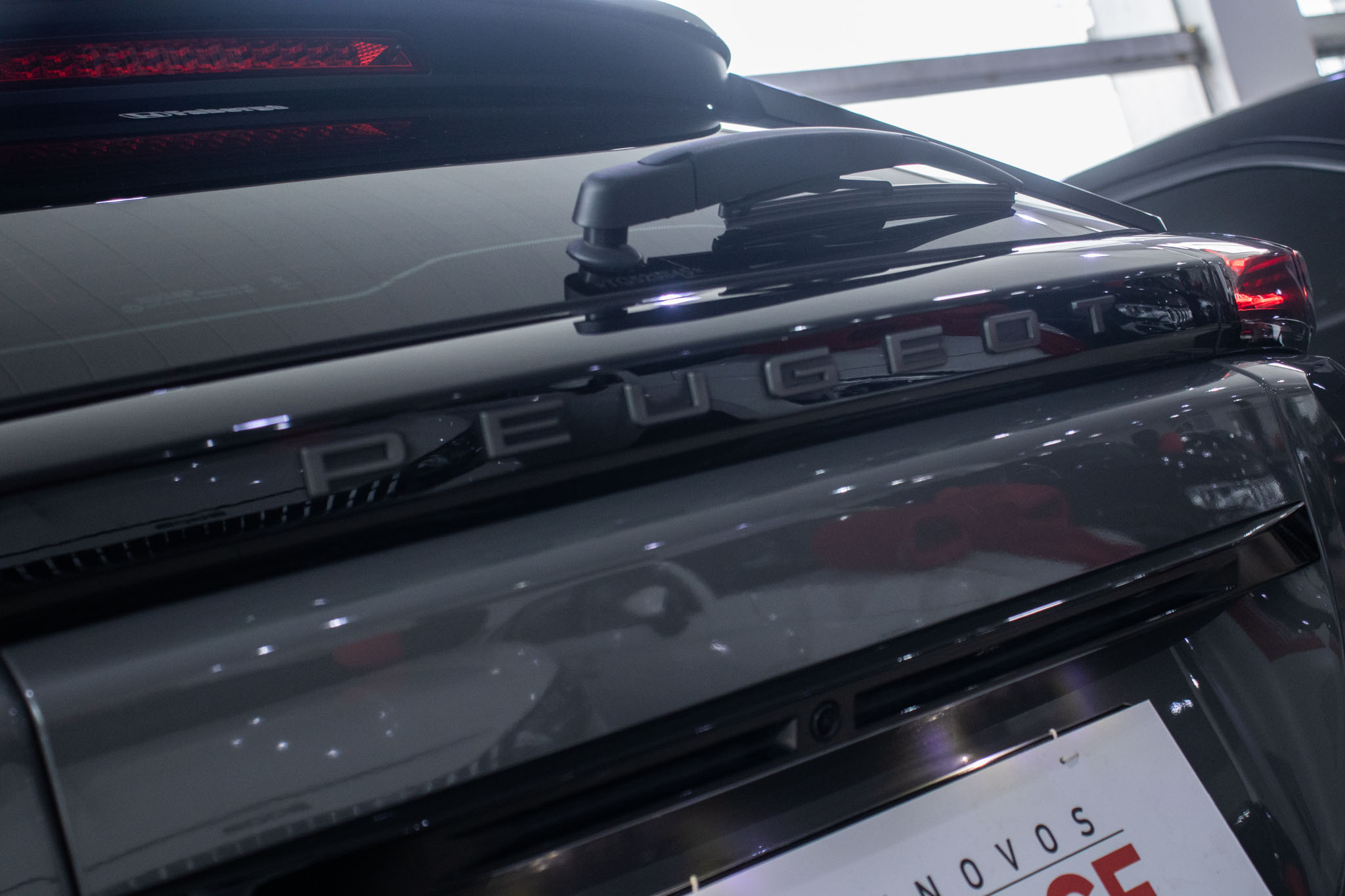 Peugeot-2008-2008 GT 1.0 Turbo Hibrido Aut.