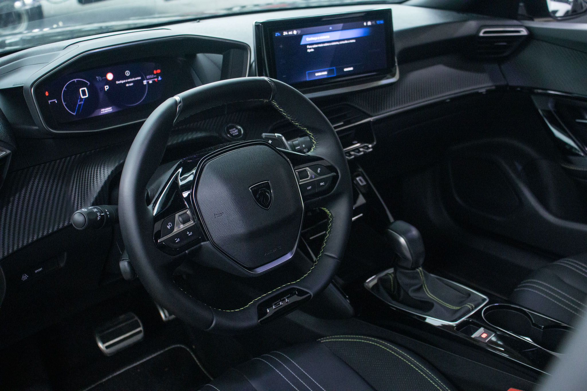 Peugeot-2008-2008 GT 1.0 Turbo Hibrido Aut.