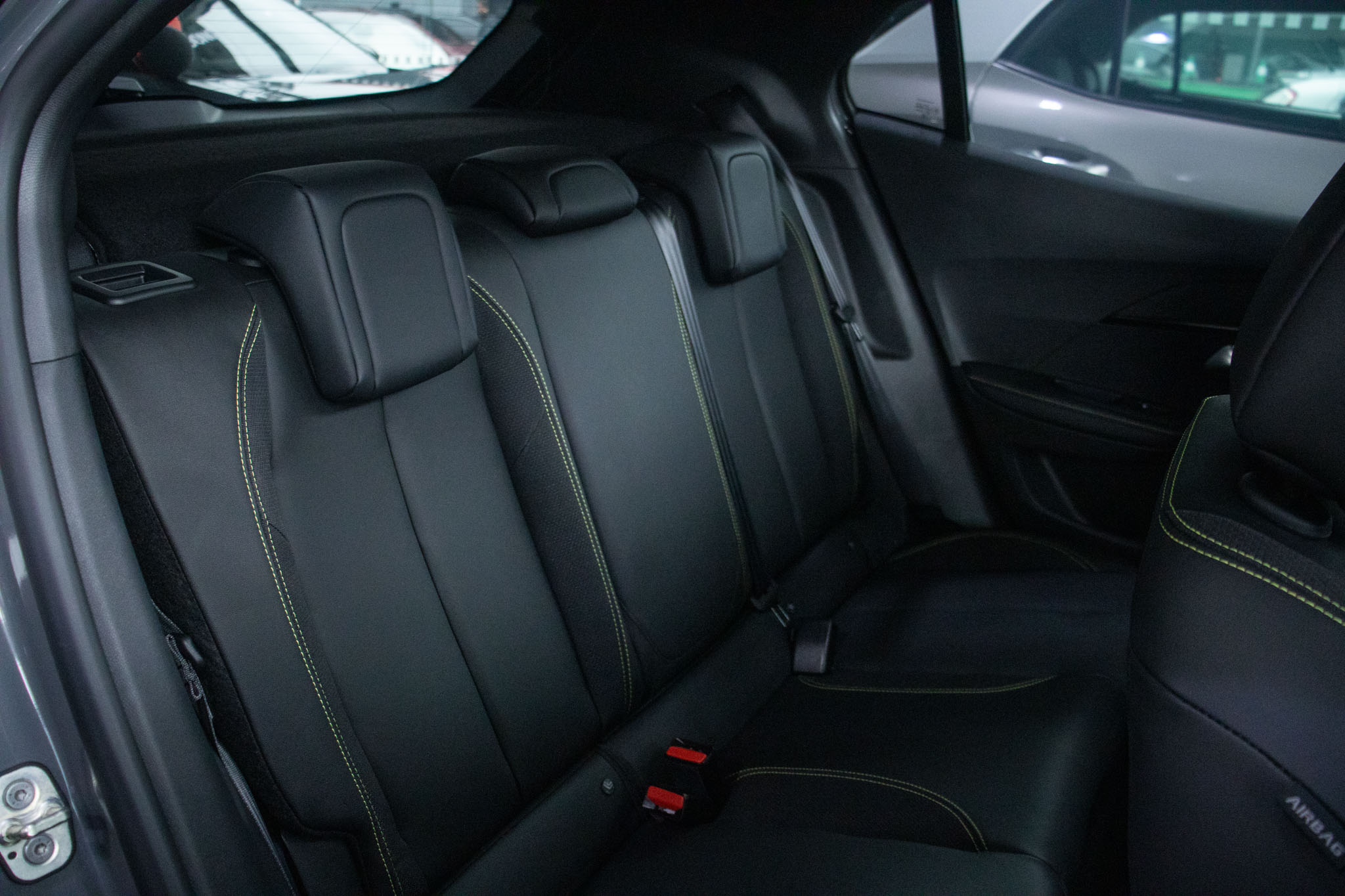 Peugeot-2008-2008 GT 1.0 Turbo Hibrido Aut.