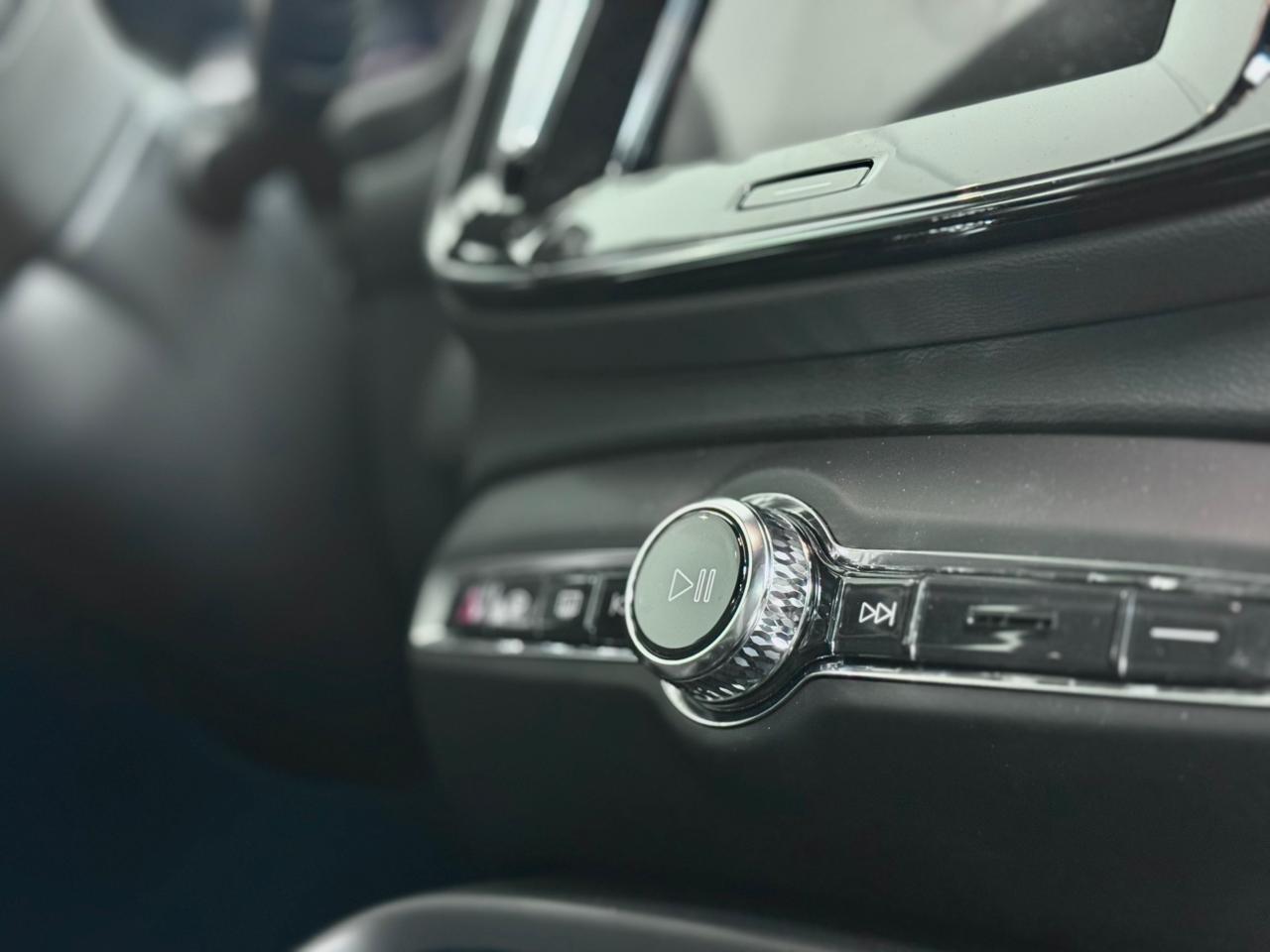 Volvo-EX40-EX40 Plus P6 (Elétrico)