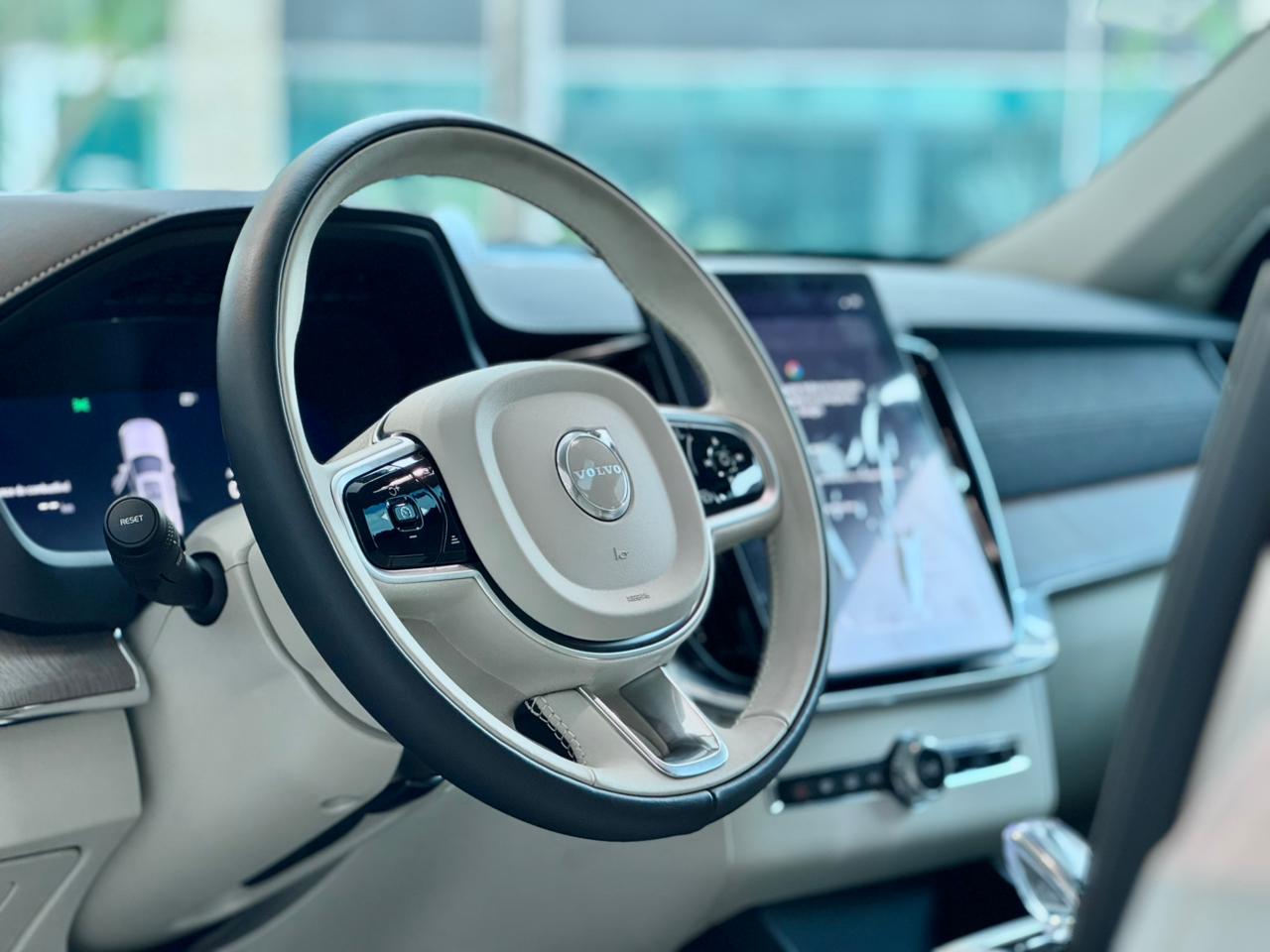 Volvo-XC 90-XC 90 T-8 Ultra Dark 2.0 AWD (Híbrido)