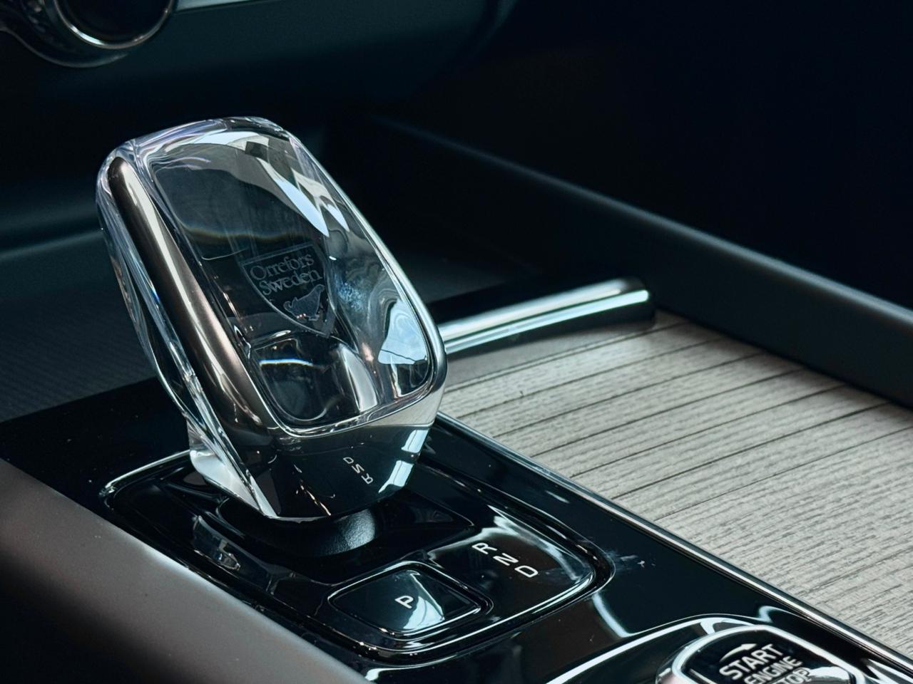 Volvo-XC 60-XC 60 T-8 Ultra 2.0 AWD (Híbrido)