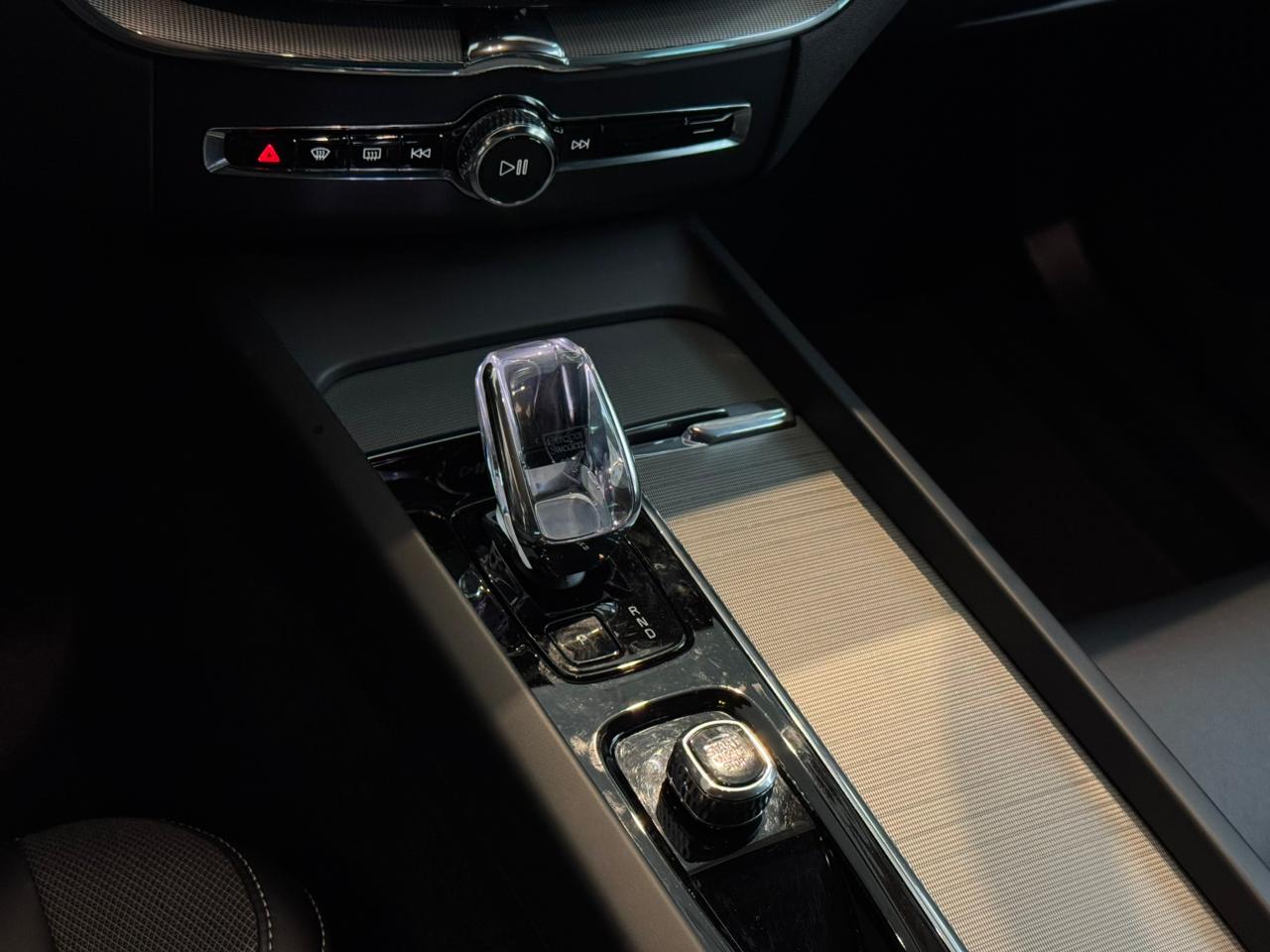 Volvo-XC 60-XC 60 T-8 Ultim.Dark 2.0 AWD (Híbrido)