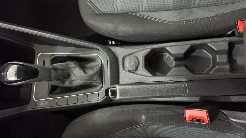 Volkswagen-NIVUS-1.0 200 TSI TOTAL FLEX COMFORTLINE AUTOMÁTICO