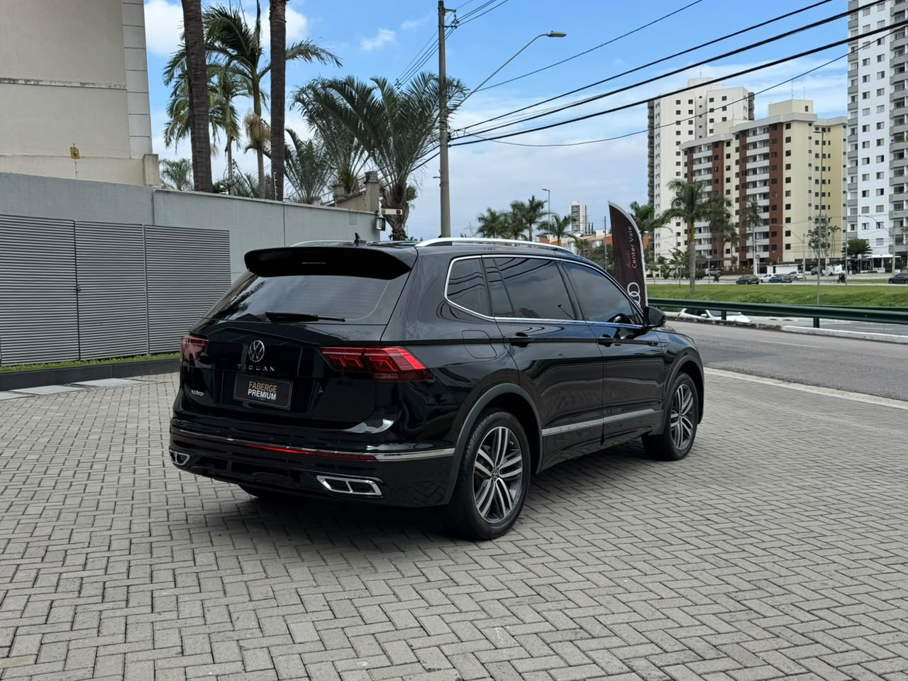 Volkswagen-TIGUAN-TIGUAN Allspac R-Line 300 TSI 2.0