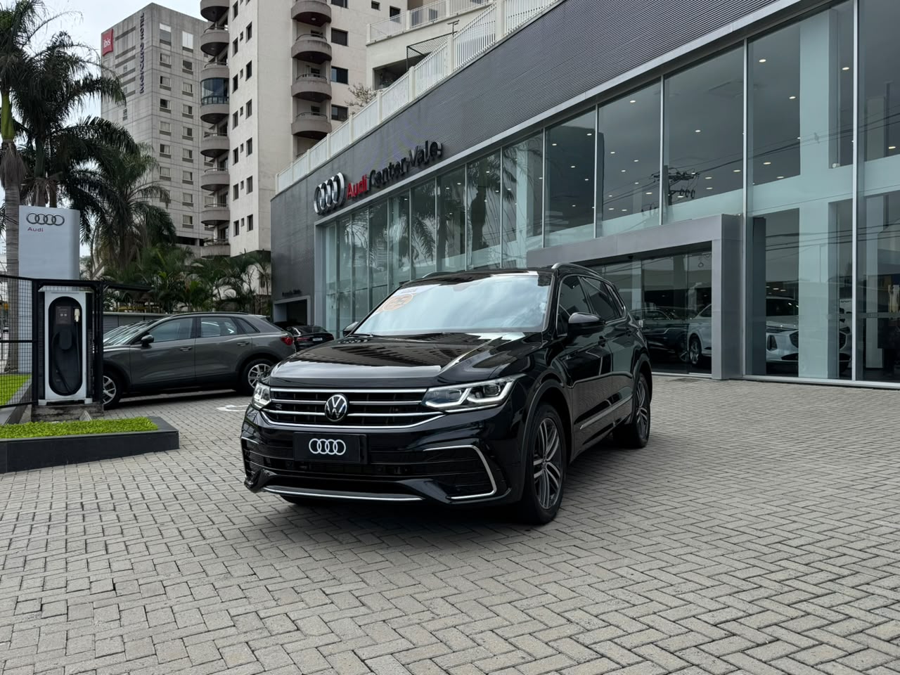 Volkswagen-TIGUAN-TIGUAN Allspac R-Line 300 TSI 2.0