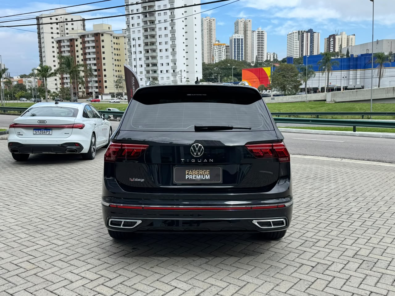 Volkswagen-TIGUAN-TIGUAN Allspac R-Line 300 TSI 2.0