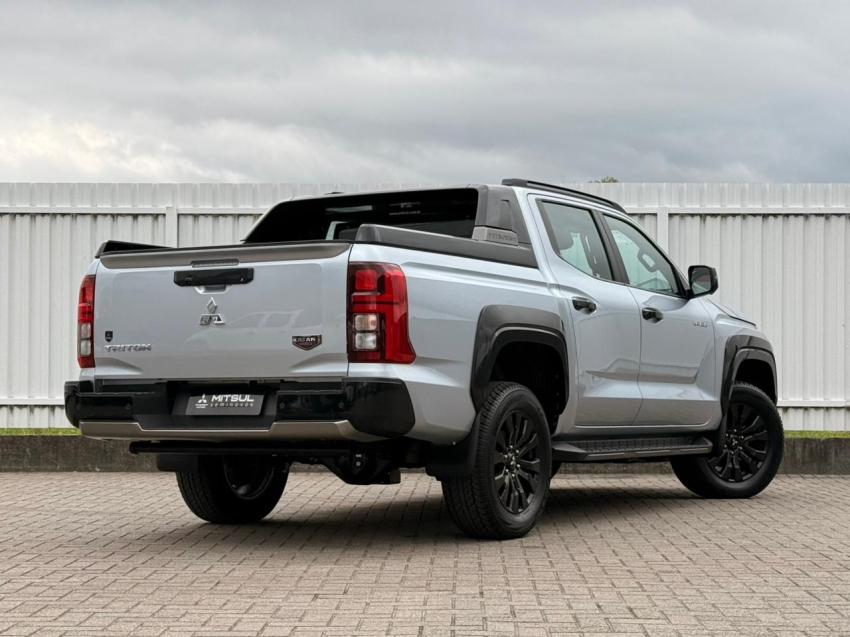 Mitsubishi-TRITON-2.4 BITURBO DIESEL CD KATANA 4X4 AUTOMÁTICO