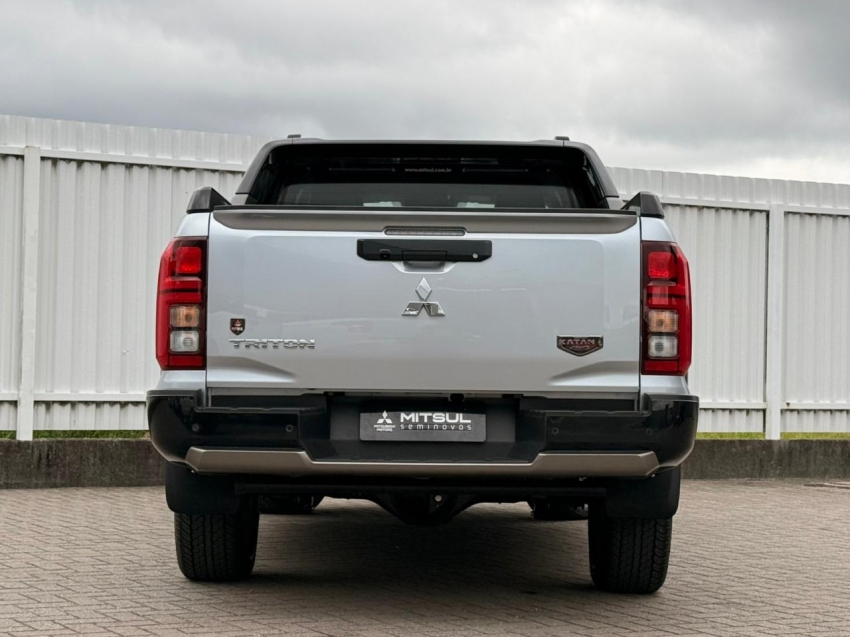 Mitsubishi-TRITON-2.4 BITURBO DIESEL CD KATANA 4X4 AUTOMÁTICO