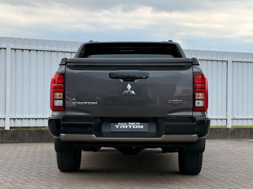 Mitsubishi-TRITON-2.4 BITURBO DIESEL CD KATANA 4X4 AUTOMÁTICO