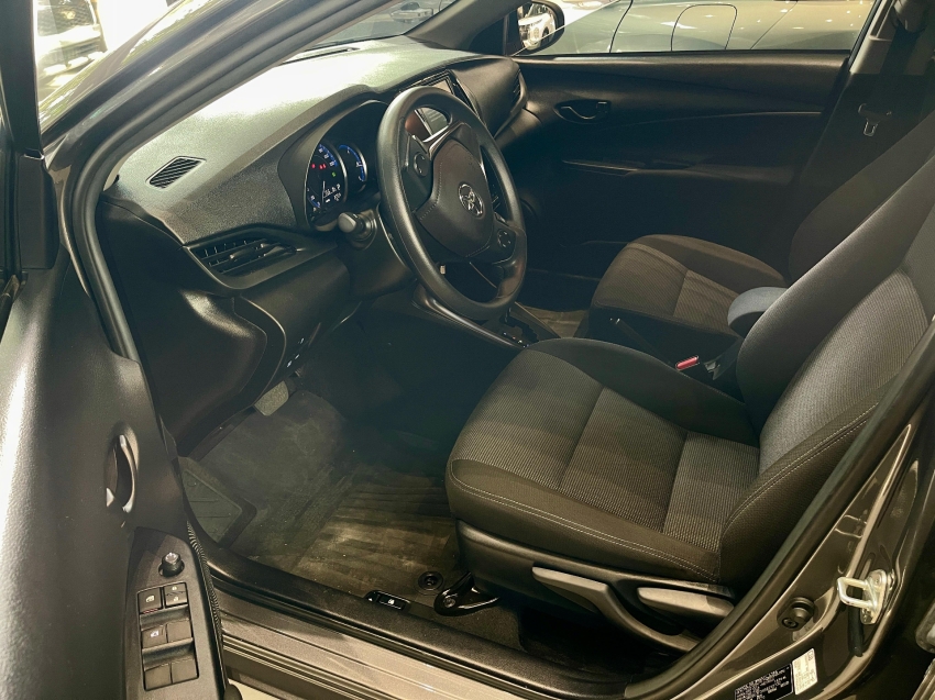Toyota-YARIS-1.5 16V FLEX SEDAN XL MULTIDRIVE