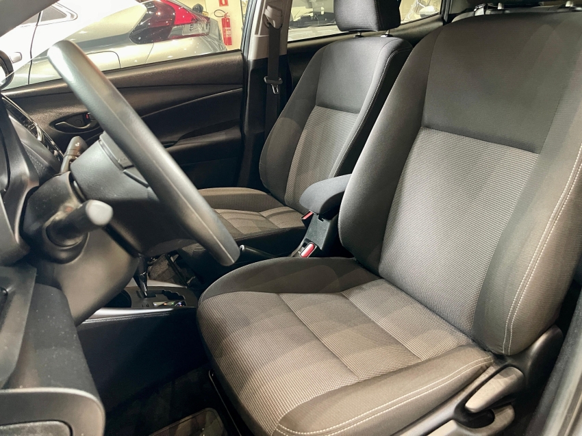 Toyota-YARIS-1.5 16V FLEX SEDAN XL MULTIDRIVE