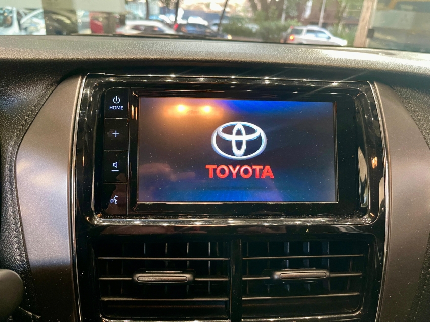 Toyota-YARIS-1.5 16V FLEX SEDAN XL MULTIDRIVE