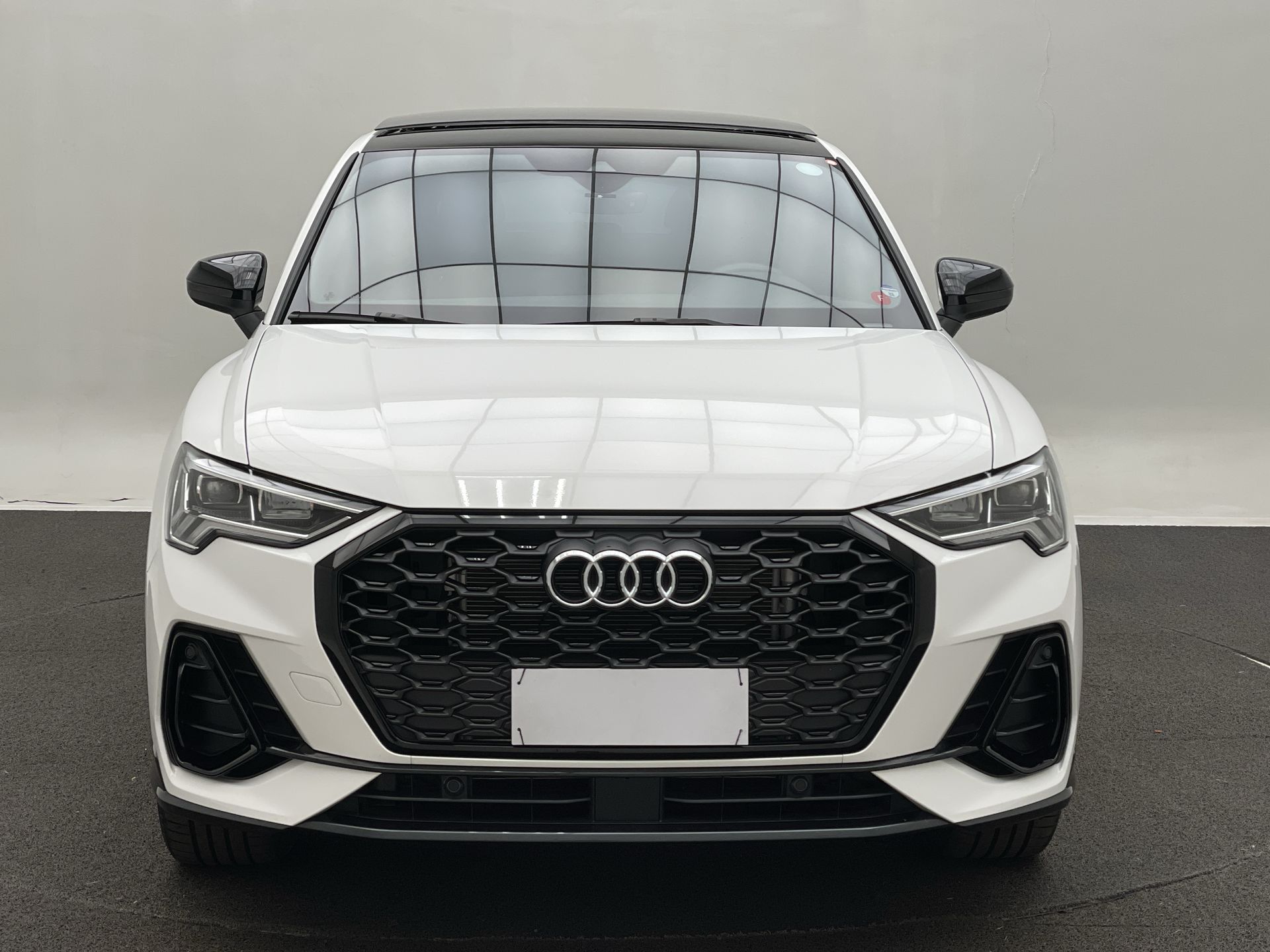 Q3 Perf. Black 2.0 TFSI Tiptr. Quattro